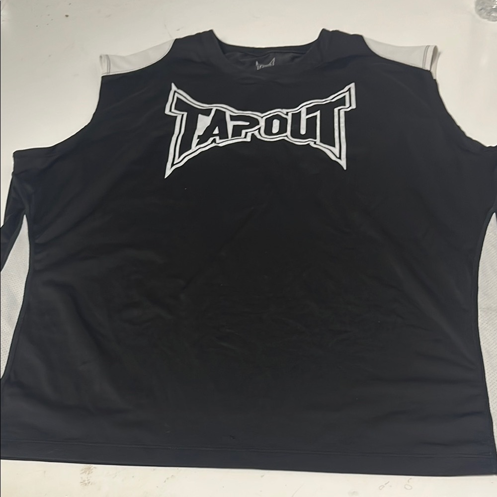 Tapout 2XL White Black Sleeveless Muscle Tank Top Graphic Shirt